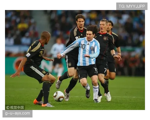 梅西转型后撤组织型前锋,状态回暖引领球队战术新纪元 梅西转型后撤组织型前锋,状态回暖引领球队战术新纪元