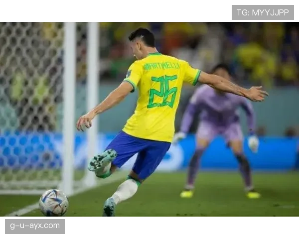 库杜斯与马丁内利：冲击型边锋的战术角色与生涯路径对比分析