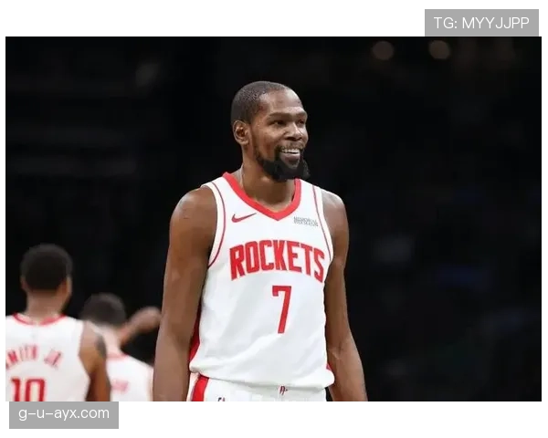 杜兰特家的厨房比我家还小，但他一顿早餐要吃掉我半个月工资