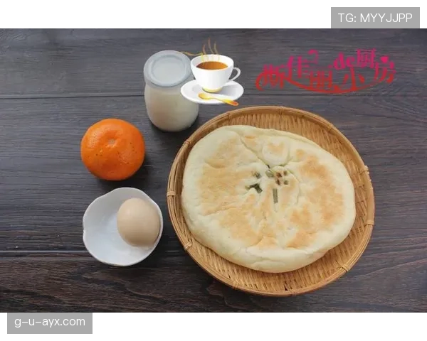 王楚钦随手晒早餐，摆得像五星酒店自助，我的微波炉被当场羞辱